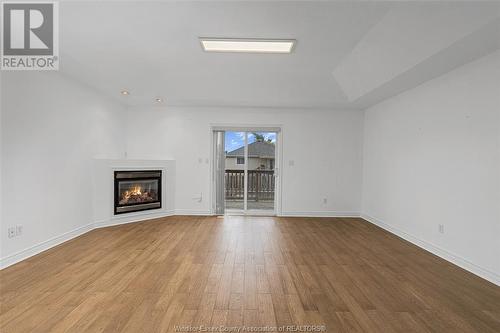 2420 Venetian Avenue, Windsor, ON - Indoor Photo Showing Living Room With Fireplace