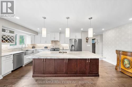 7510 County Rd 27, Essa, ON - Indoor Photo Showing Kitchen With Upgraded Kitchen