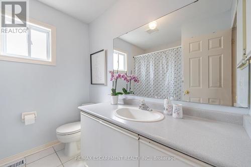 24 Furrows End, Brampton, ON - Indoor Photo Showing Bathroom