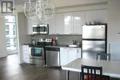 405 - 15 Bruyeres Mews, Toronto, ON - Indoor Photo Showing Kitchen With Stainless Steel Kitchen With Upgraded Kitchen