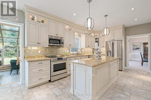 3 Meagan Drive, Halton Hills, ON - Indoor Photo Showing Kitchen With Upgraded Kitchen