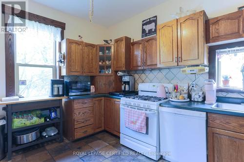 110 Smith Street, Wellington North, ON - Indoor Photo Showing Kitchen