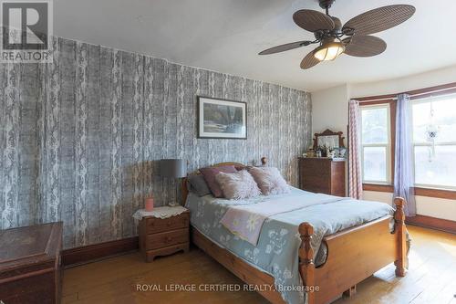 110 Smith Street, Wellington North, ON - Indoor Photo Showing Bedroom