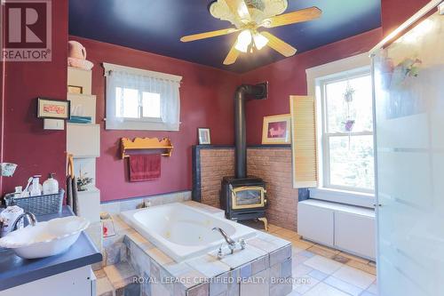 110 Smith Street, Wellington North, ON - Indoor Photo Showing Bathroom