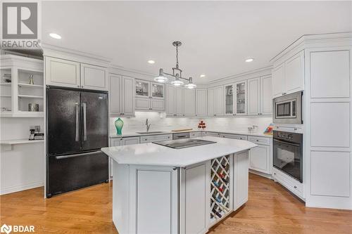 20 Tiny Beaches Road N, Tiny, ON - Indoor Photo Showing Kitchen With Upgraded Kitchen