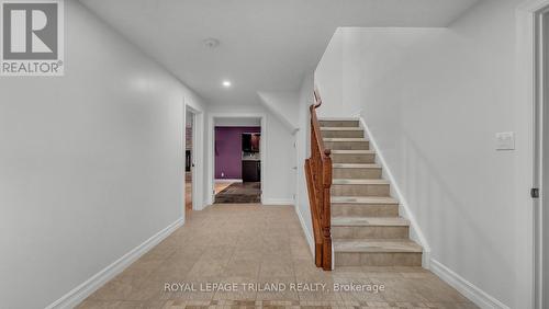 328 Plane Tree Drive, London, ON - Indoor Photo Showing Other Room