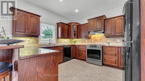 328 Plane Tree Drive, London, ON - Indoor Photo Showing Kitchen