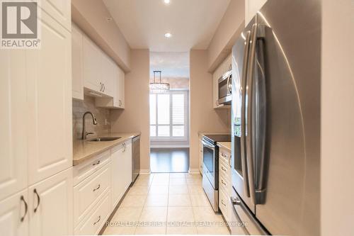 201 - 306 Essa Road, Barrie, ON - Indoor Photo Showing Kitchen With Upgraded Kitchen