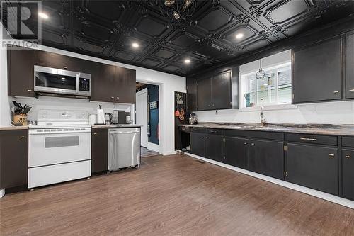 16 Grant Street, Perth, ON - Indoor Photo Showing Kitchen With Double Sink