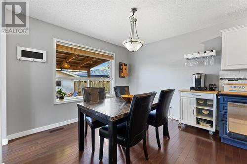 133 Prestwick Mews Se, Calgary, AB - Indoor Photo Showing Dining Room