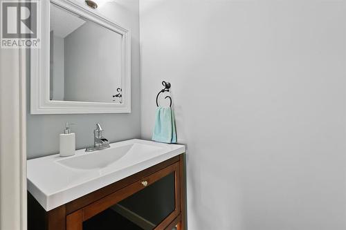 133 Prestwick Mews Se, Calgary, AB - Indoor Photo Showing Bathroom