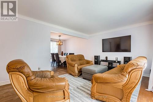 3 Colonial Court, St. Catharines, ON - Indoor Photo Showing Living Room