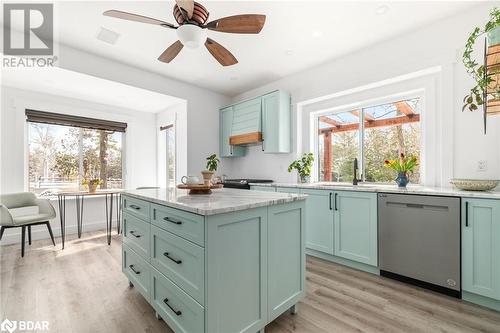 1889 Melrose Road, Marysville, ON - Indoor Photo Showing Kitchen With Upgraded Kitchen