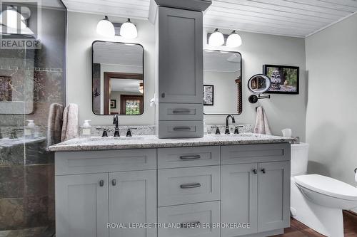 9941 Nipigon Street, Lambton Shores (Port Franks), ON - Indoor Photo Showing Bathroom