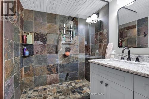 9941 Nipigon Street, Lambton Shores (Port Franks), ON - Indoor Photo Showing Bathroom