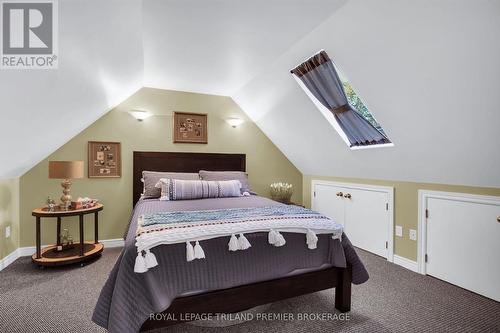 9941 Nipigon Street, Lambton Shores (Port Franks), ON - Indoor Photo Showing Bedroom