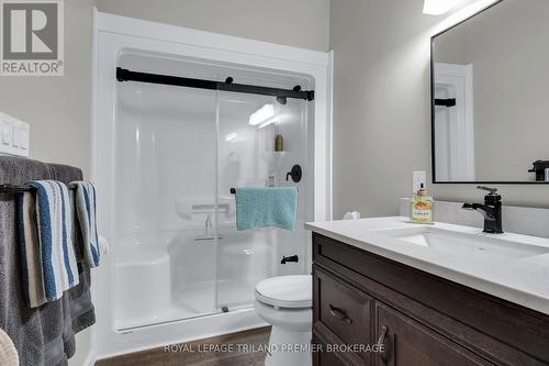 9941 Nipigon Street, Lambton Shores (Port Franks), ON - Indoor Photo Showing Bathroom