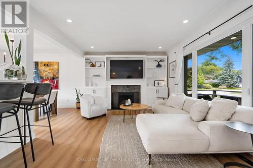 2227 Deyncourt Drive, Burlington, ON - Indoor Photo Showing Living Room With Fireplace