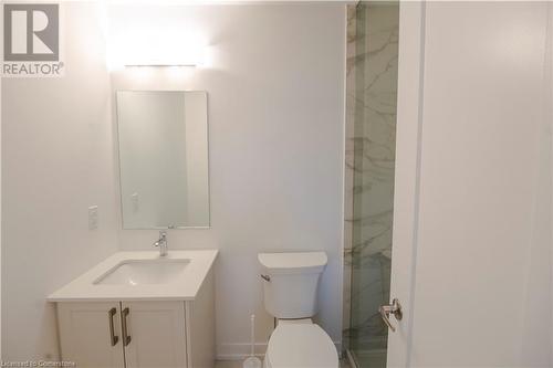 10 Palace Street Unit# C17, Kitchener, ON - Indoor Photo Showing Bathroom