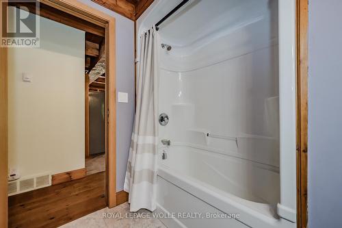 7191 Highway 6, Mapleton, ON - Indoor Photo Showing Bathroom