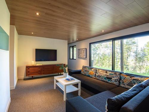 Family room - 900 Rue Du Versant, Mont-Tremblant, QC - Indoor Photo Showing Living Room