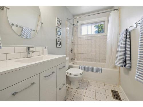 Bathroom - 520 Rue Léveillé, Gatineau (Gatineau), QC - Indoor Photo Showing Bathroom