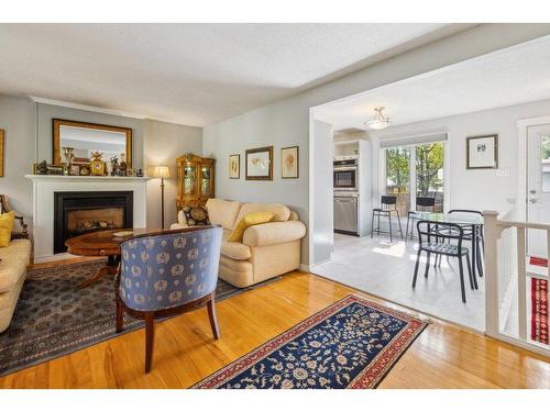 Hall - 520 Rue Léveillé, Gatineau (Gatineau), QC - Indoor Photo Showing Living Room With Fireplace