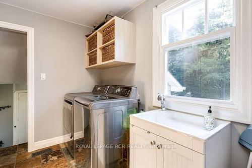 1309 Adjala Tecumseth Line, New Tecumseth, ON - Indoor Photo Showing Laundry Room