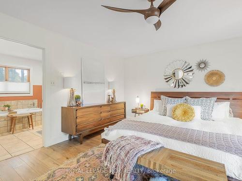 224 Mccrea Dr, Clearview, ON - Indoor Photo Showing Bedroom