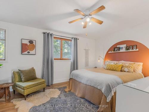 224 Mccrea Dr, Clearview, ON - Indoor Photo Showing Bedroom