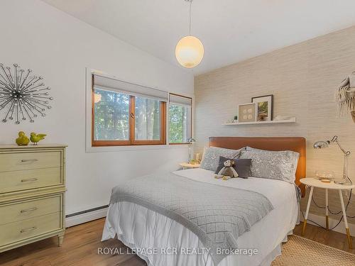 224 Mccrea Dr, Clearview, ON - Indoor Photo Showing Bedroom