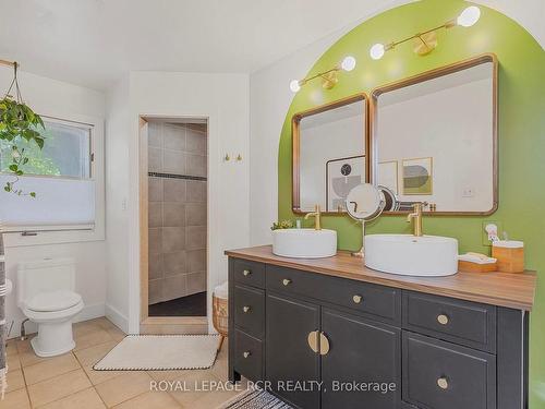 224 Mccrea Dr, Clearview, ON - Indoor Photo Showing Bathroom