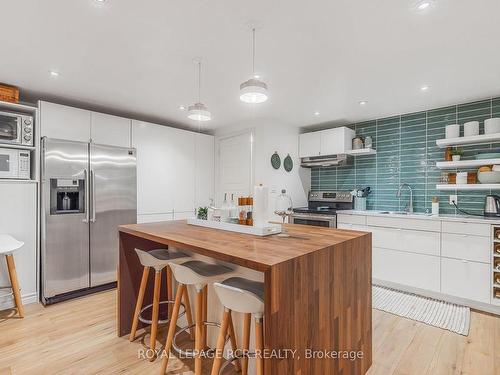 224 Mccrea Dr, Clearview, ON - Indoor Photo Showing Kitchen