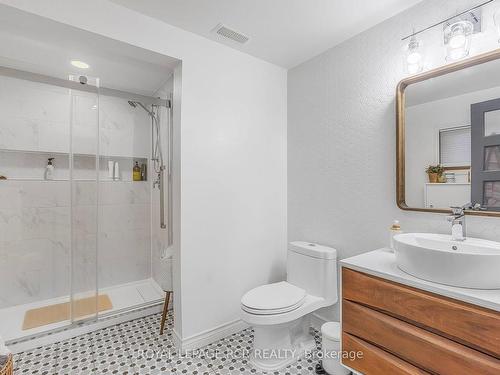 224 Mccrea Dr, Clearview, ON - Indoor Photo Showing Bathroom