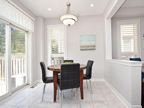 5638 Longboat Ave, Mississauga, ON - Indoor Photo Showing Dining Room