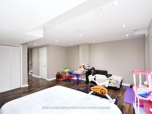 5638 Longboat Ave, Mississauga, ON - Indoor Photo Showing Bedroom