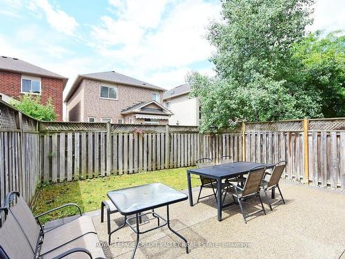 5638 Longboat Ave, Mississauga, ON - Outdoor