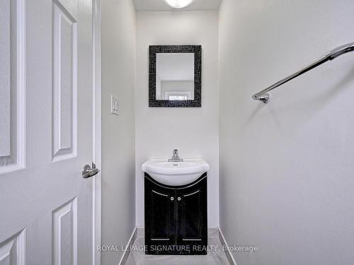 84 Heiman St, Kitchener, ON - Indoor Photo Showing Bathroom