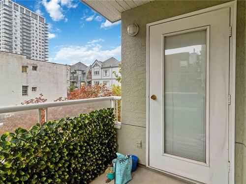 302-832 Fisgard St, Victoria, BC - Outdoor With Balcony With Exterior