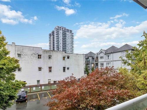 302-832 Fisgard St, Victoria, BC - Outdoor With Balcony