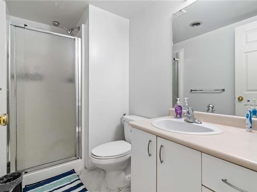 302-832 Fisgard St, Victoria, BC - Indoor Photo Showing Bathroom