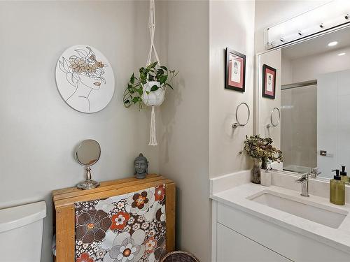 407-280 Island Hwy, View Royal, BC - Indoor Photo Showing Bathroom