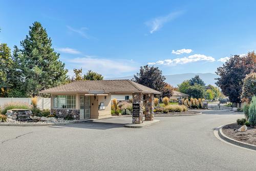 5-1201 Cameron Avenue, Kelowna, BC - Outdoor