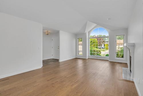 5-1201 Cameron Avenue, Kelowna, BC - Indoor