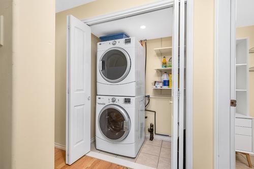 10546 Pinecrest Road, Vernon, BC - Indoor Photo Showing Laundry Room