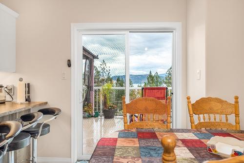 10546 Pinecrest Road, Vernon, BC - Indoor