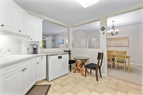 106-1964 Enterprise Way, Kelowna, BC - Indoor Photo Showing Kitchen