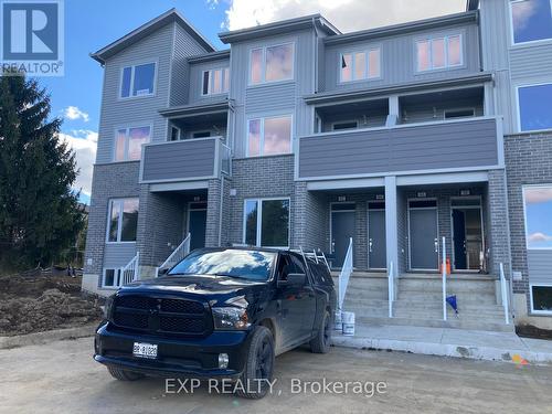 68 - 925 Deveron Crescent N, London, ON - Outdoor With Facade