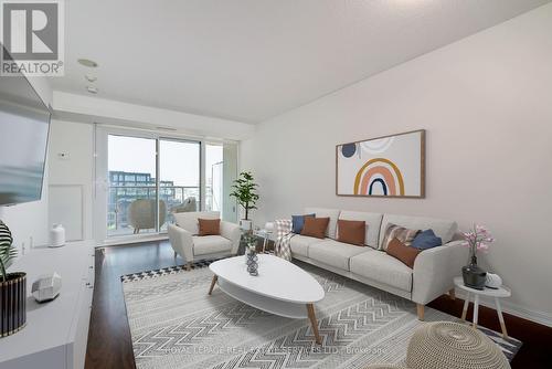 808 - 125 Western Battery Road, Toronto, ON - Indoor Photo Showing Living Room