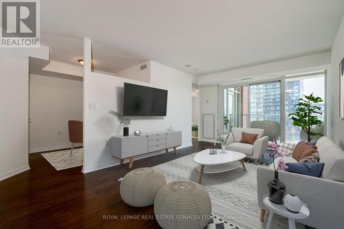 808 - 125 Western Battery Road, Toronto, ON - Indoor Photo Showing Living Room